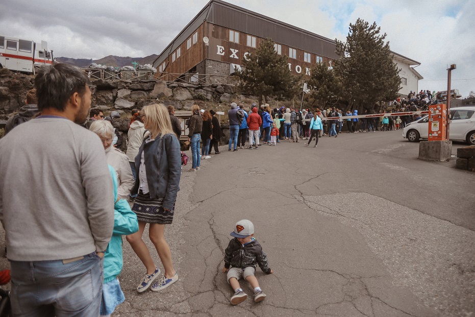 Queue to the cable car to Etna volcano