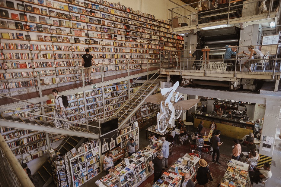 Ler Devagar bookstore