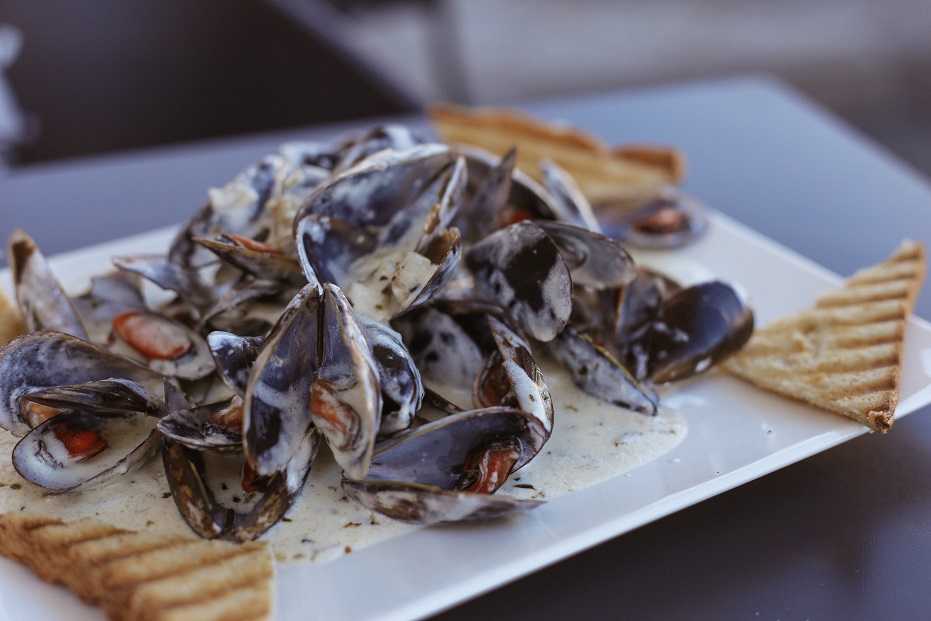 Want to try fresh mussels?