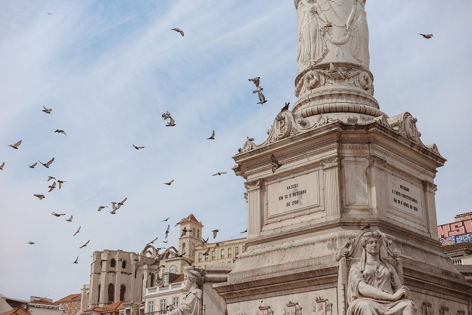 Monument to the Restorers on the Restauradores Square