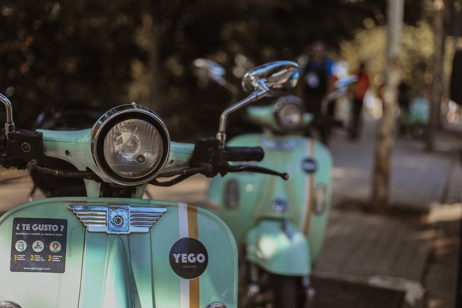 Stylish Yego mopeds - download the App, connect a credit card, add your license, and go!