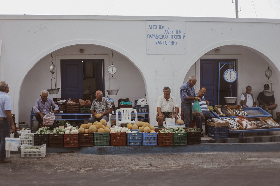 Street sellers of fruits and vegetables in Fira